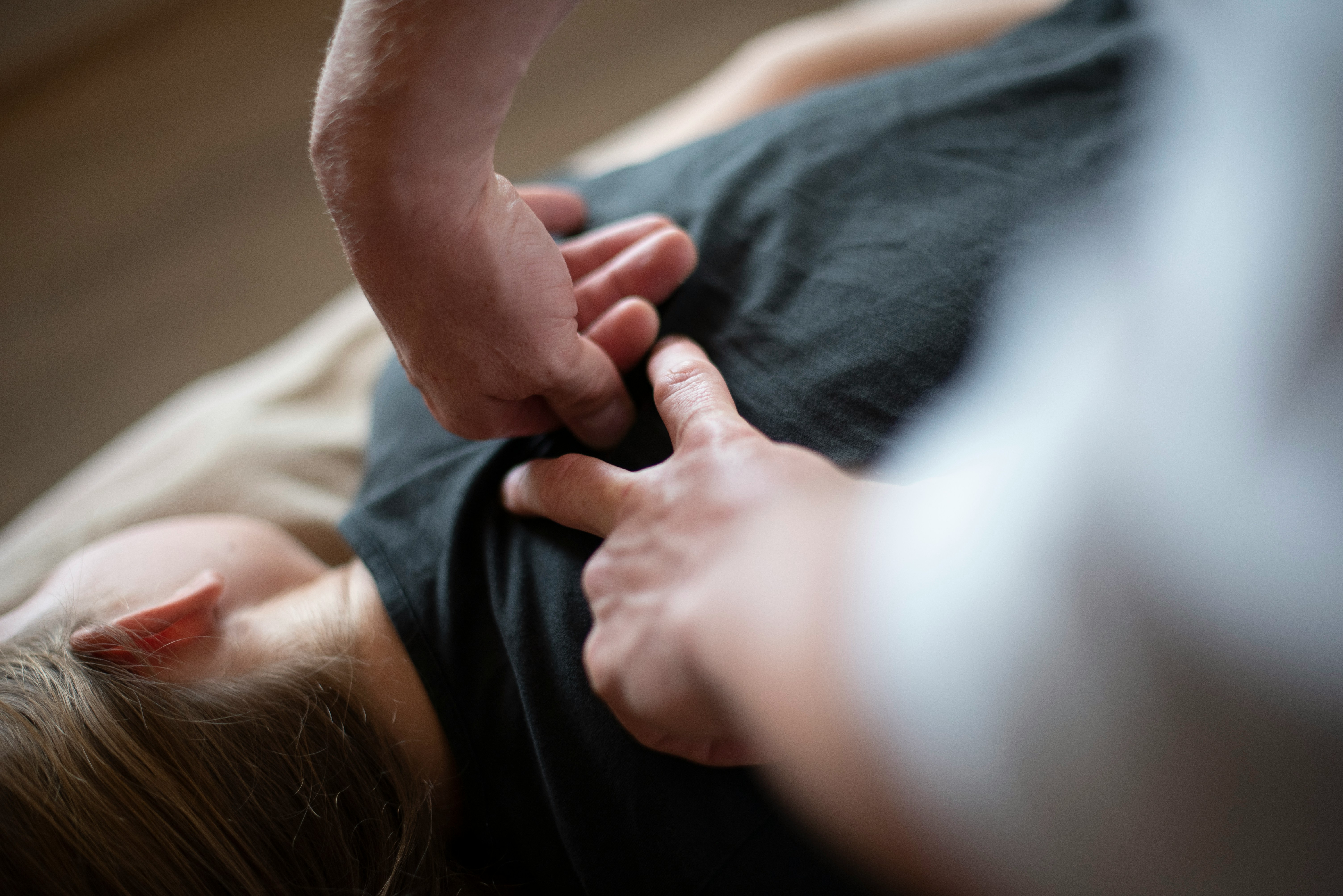 Hands on osteopathic treatment at Thistle Osteopathy clinic in Woodside Park, Finchley, London